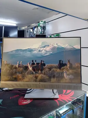 Hp Edge to Edge With Internal Web Cam and Inbuilt Speakers