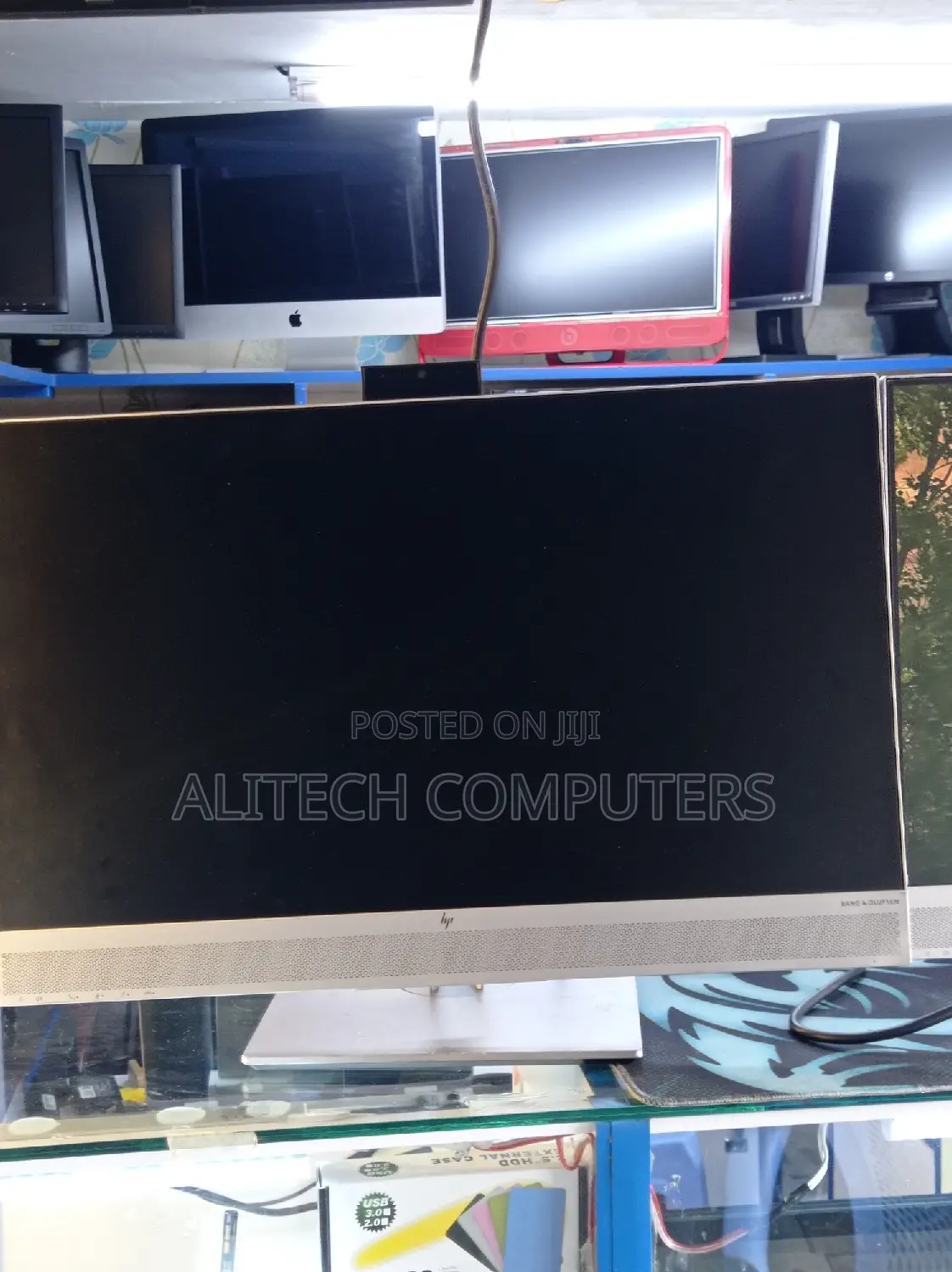 Hp Edge to Edge With Internal Web Cam and Inbuilt Speakers