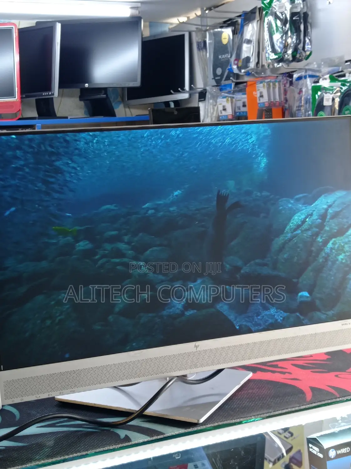 Hp Edge to Edge With Internal Web Cam and Inbuilt Speakers