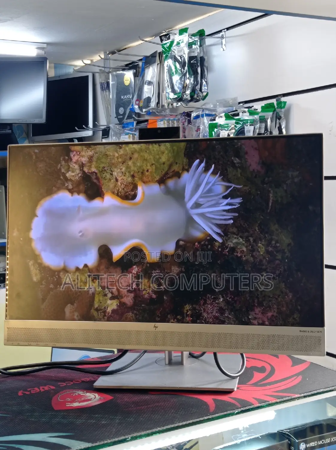 Hp Edge to Edge With Internal Web Cam and Inbuilt Speakers