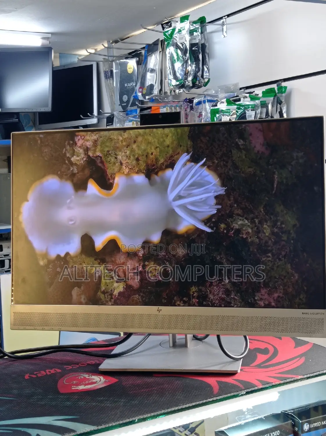 Hp Edge to Edge With Internal Web Cam and Inbuilt Speakers