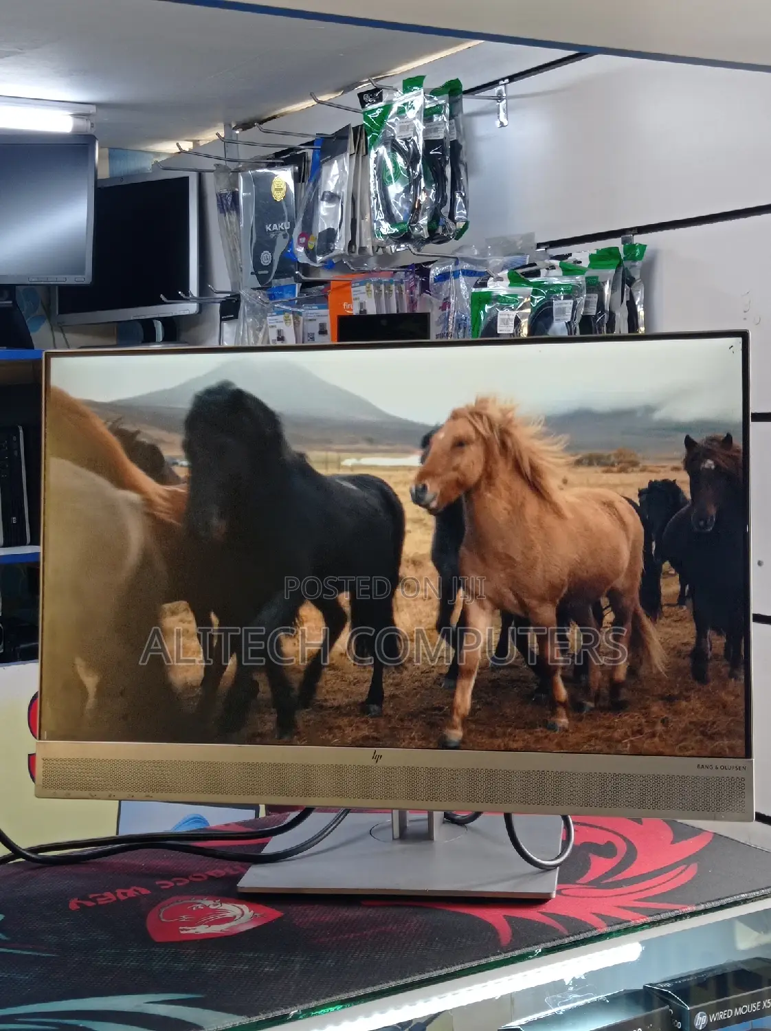 Hp Edge to Edge With Internal Web Cam and Inbuilt Speakers