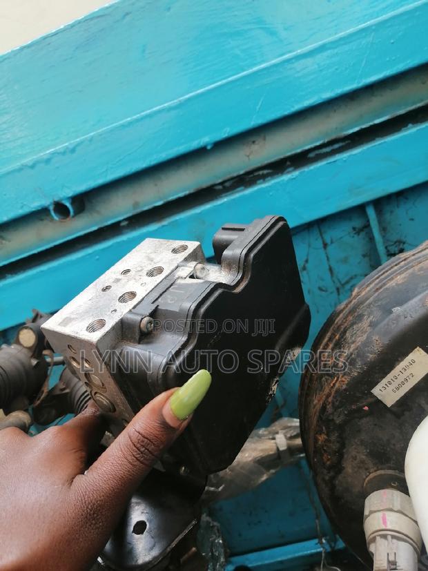Complete ABS Pump Toyota Revo