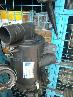 Toyota Hiace 7 L 1tr Air Cleaner Housing