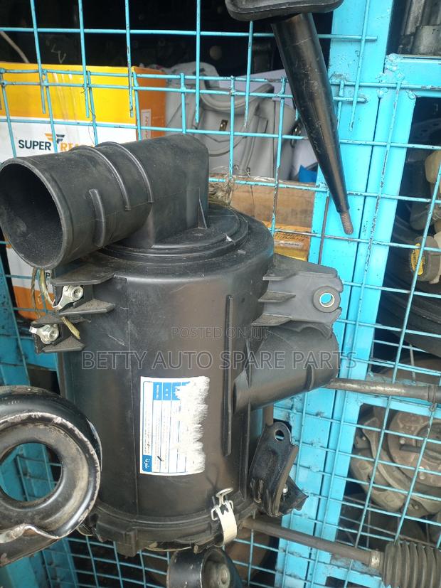 Toyota Hiace 7 L 1tr Air Cleaner Housing