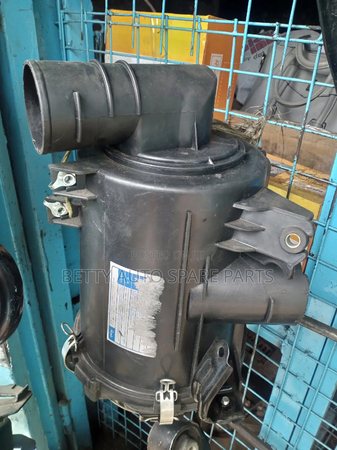 Toyota Hiace 7 L 1tr Air Cleaner Housing