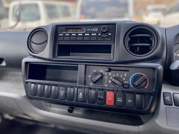 Toyota Dyna 2017 Manual 3tonne - thumbnail 4