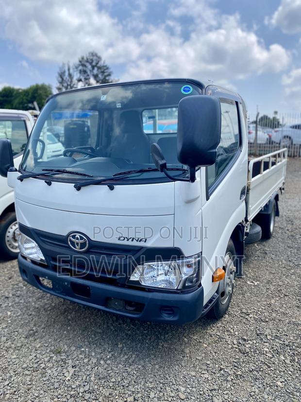 Toyota Dyna 2017 Manual 3tonne - thumbnail 2