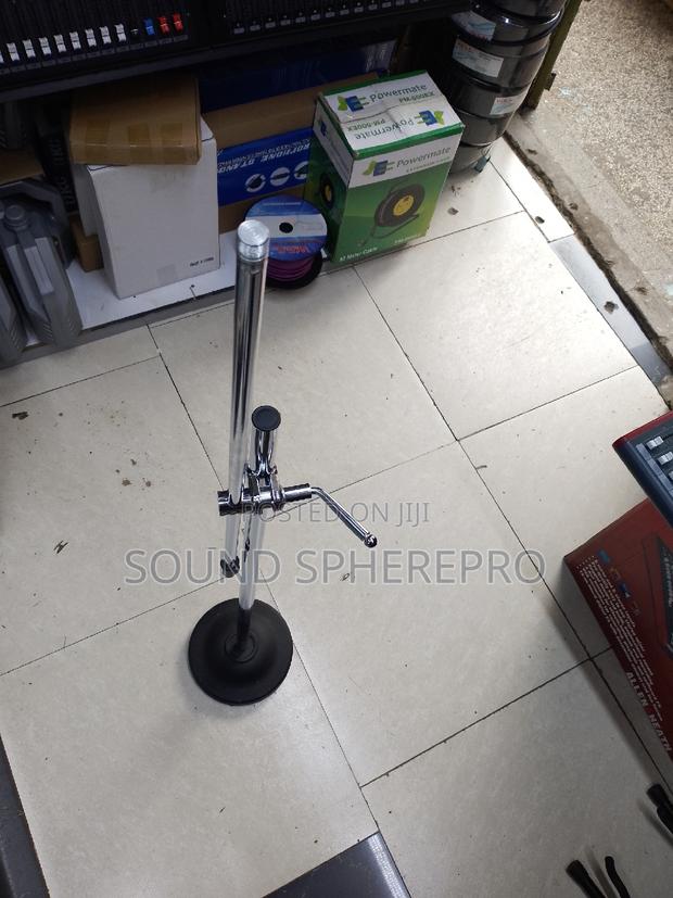 Roundbase Microphone Stand - main view