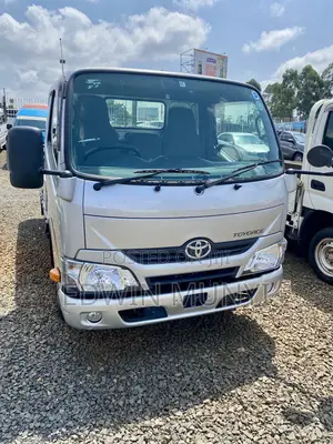 Selling Toyota Toyoace 2016