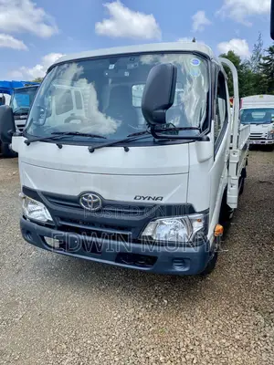 Selling Toyota Dyna Long Chassis Diesel 2016