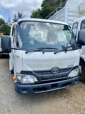 Selling Toyota Dyna Long Chassis Diesel 2016