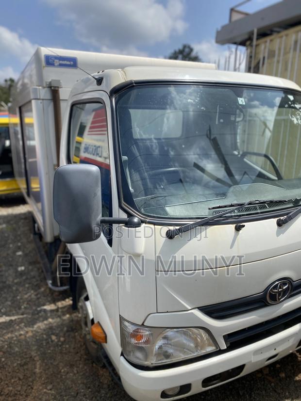 Selling Toyota Dyna Silver With Body