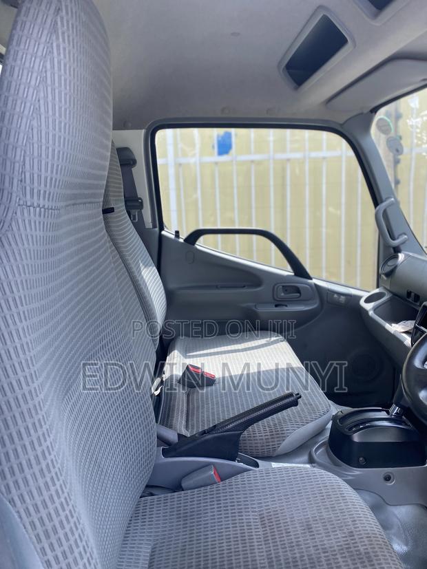 Selling Toyota Dyna Silver With Body - thumbnail 9