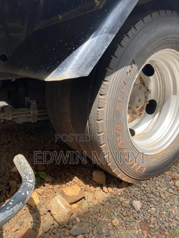 Selling Toyota Dyna Silver With Body - thumbnail 6
