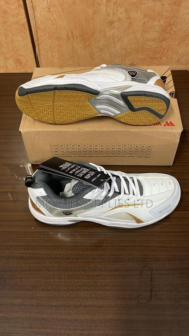 Badminton/Tennis/Squash Sport Shoes Wish Size 7,7.5, 8, 9