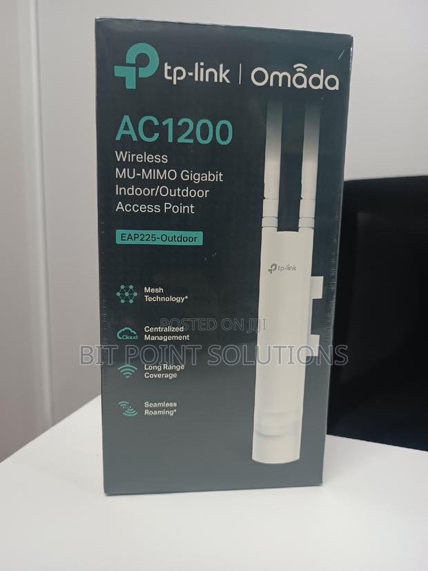 Tplink Eap225 Outdoor Ac1200 Wireless Accesspoint - main view