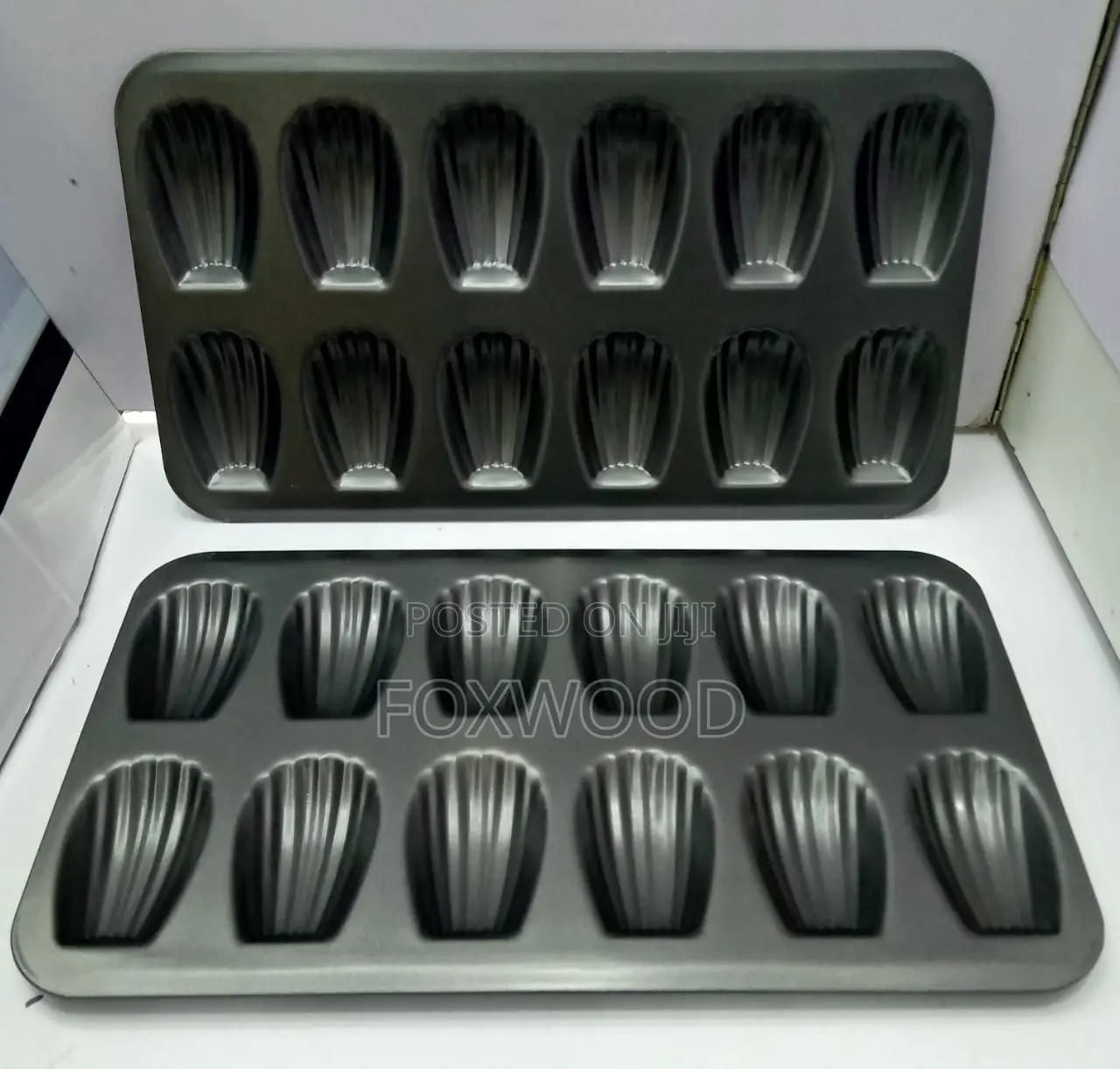 High Quality 12 Slots Nonstick Cookie Madeleines