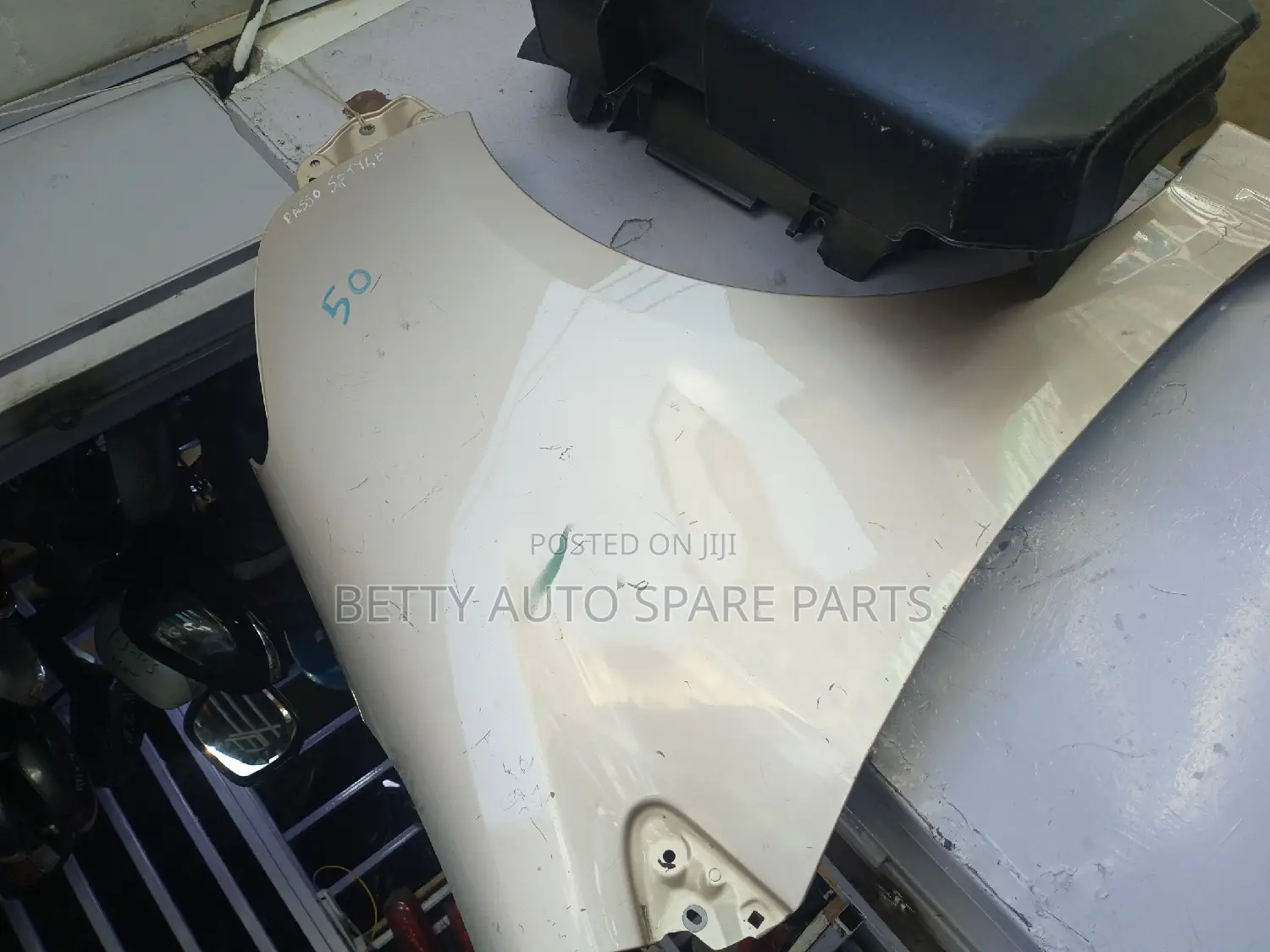 Toyota Passo Settee Wing