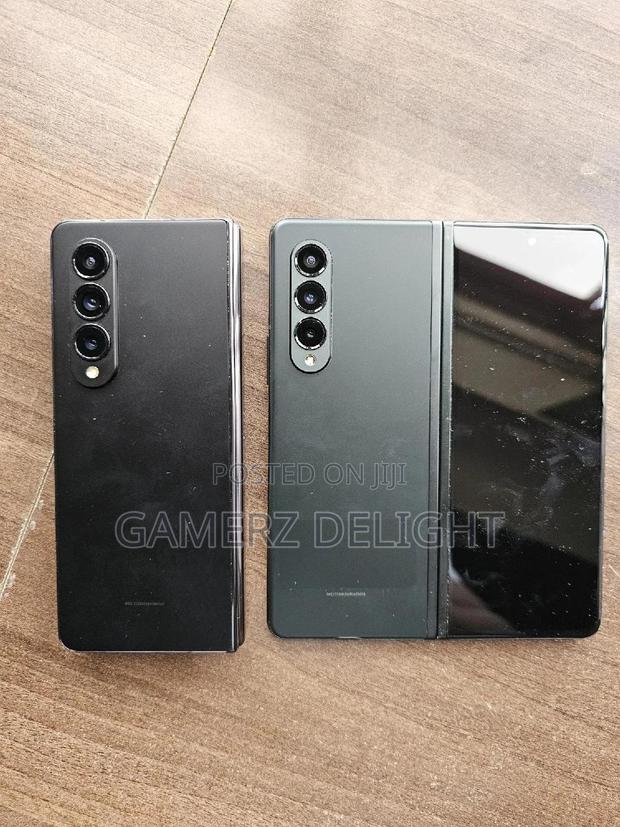 Samsung Galaxy Z Fold 3 256 GB Black - main view