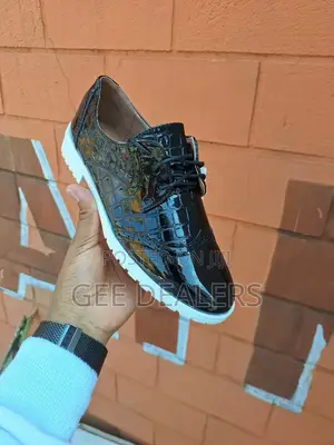 Wetlook Ladies Black Brogues>Official /Casual Shoes