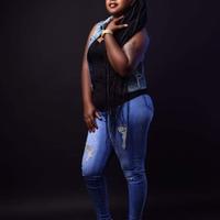 Lynnes Collection logo