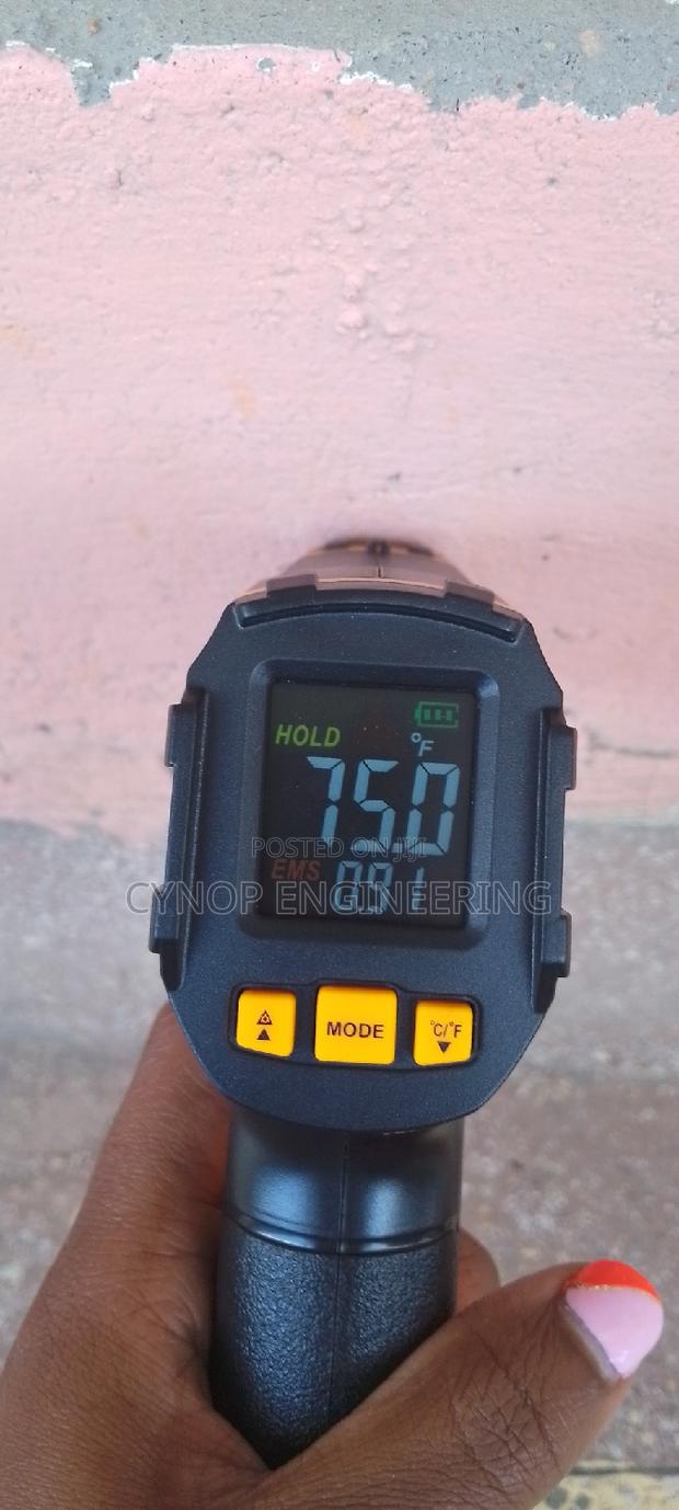 Maximum Temperature Holding Infrared Thermometer - main view