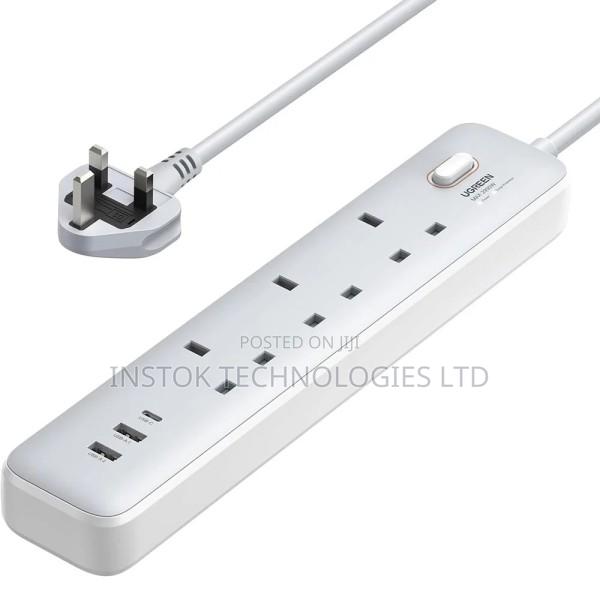 UGREEN 30W 3 AC Power Strip With Master Switch - main view
