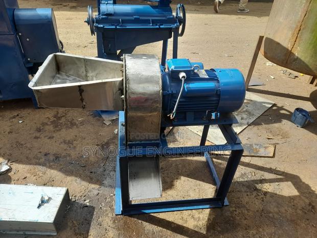 Coffee Grinding Mill - main view