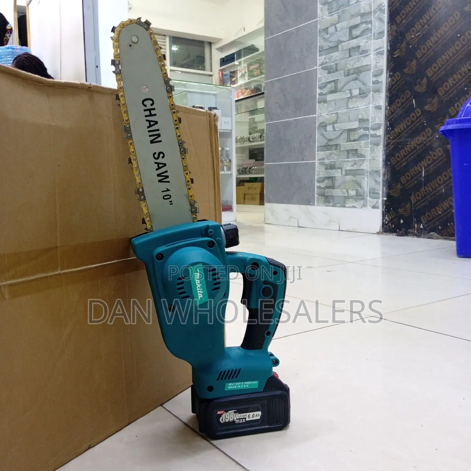 Cordless Chainsaw With 10-Inch Makita Cordless Chainsaw
