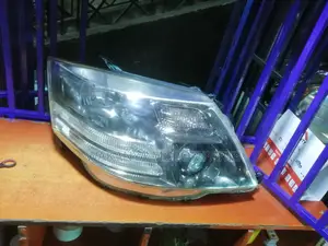 Toyota Alphard 2006/08 Xenon Head Lamp, Clean Ex Japan Parts