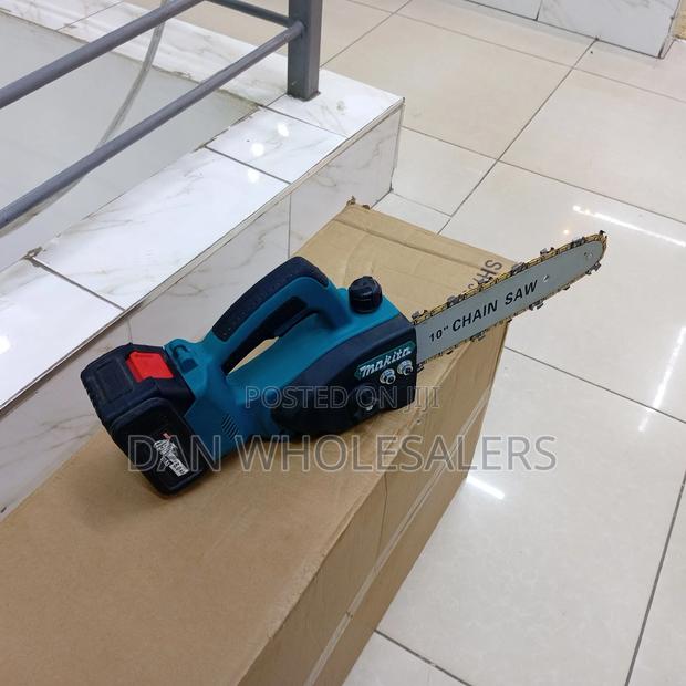 Makita 198 v Cordless Power Saw 10-Inch
