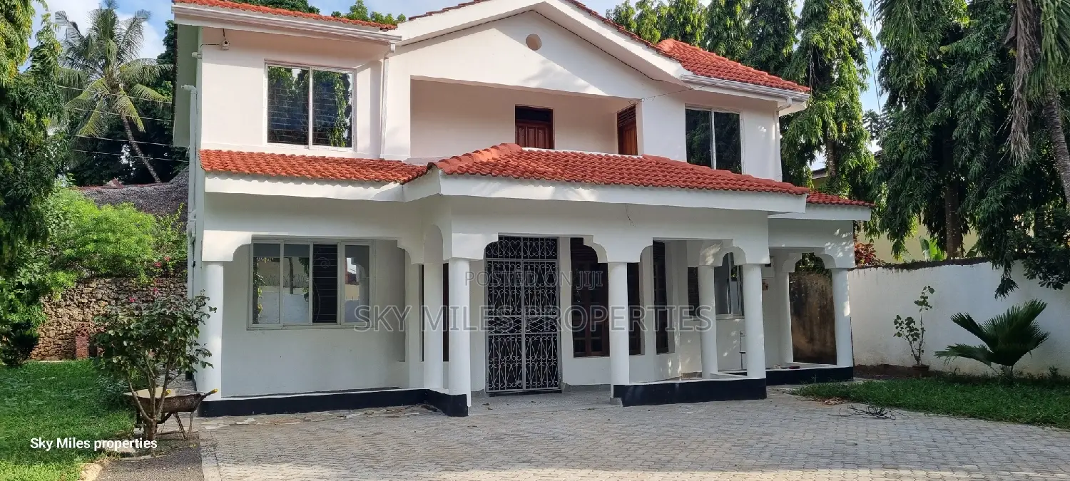5bdrm Maisonette in La-Marina Side, Mtwapa for sale