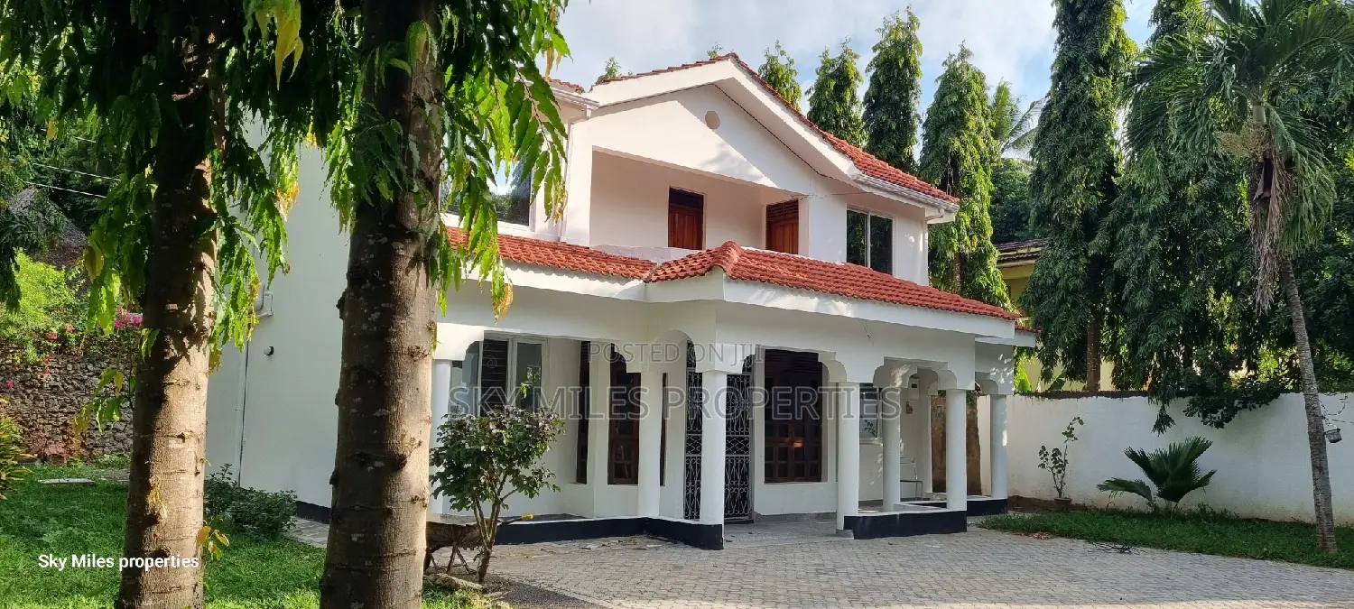 5bdrm Maisonette in La-Marina Side, Mtwapa for sale