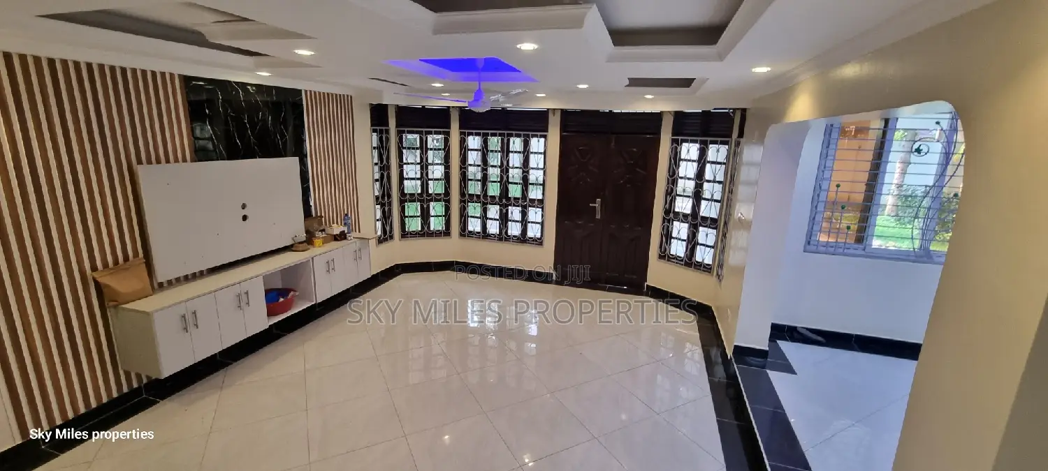 5bdrm Maisonette in La-Marina Side, Mtwapa for sale