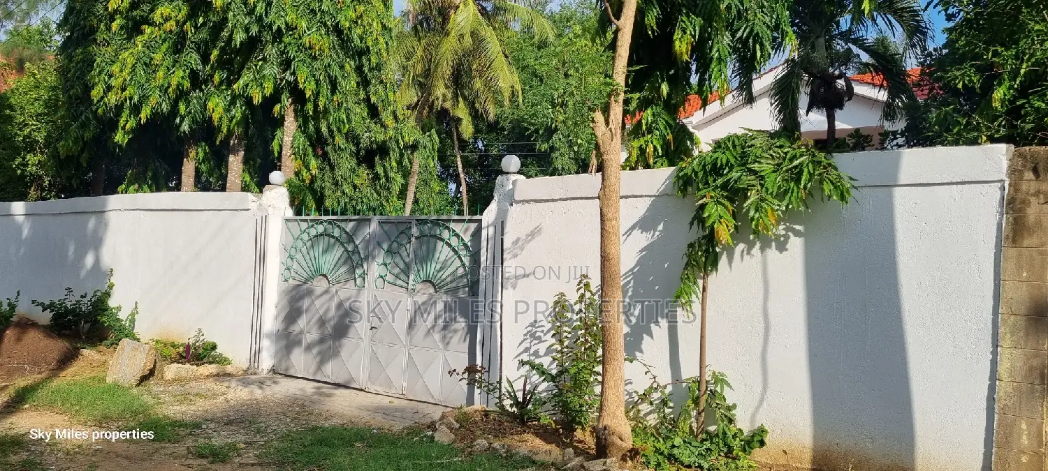 5bdrm Maisonette in La-Marina Side, Mtwapa for sale