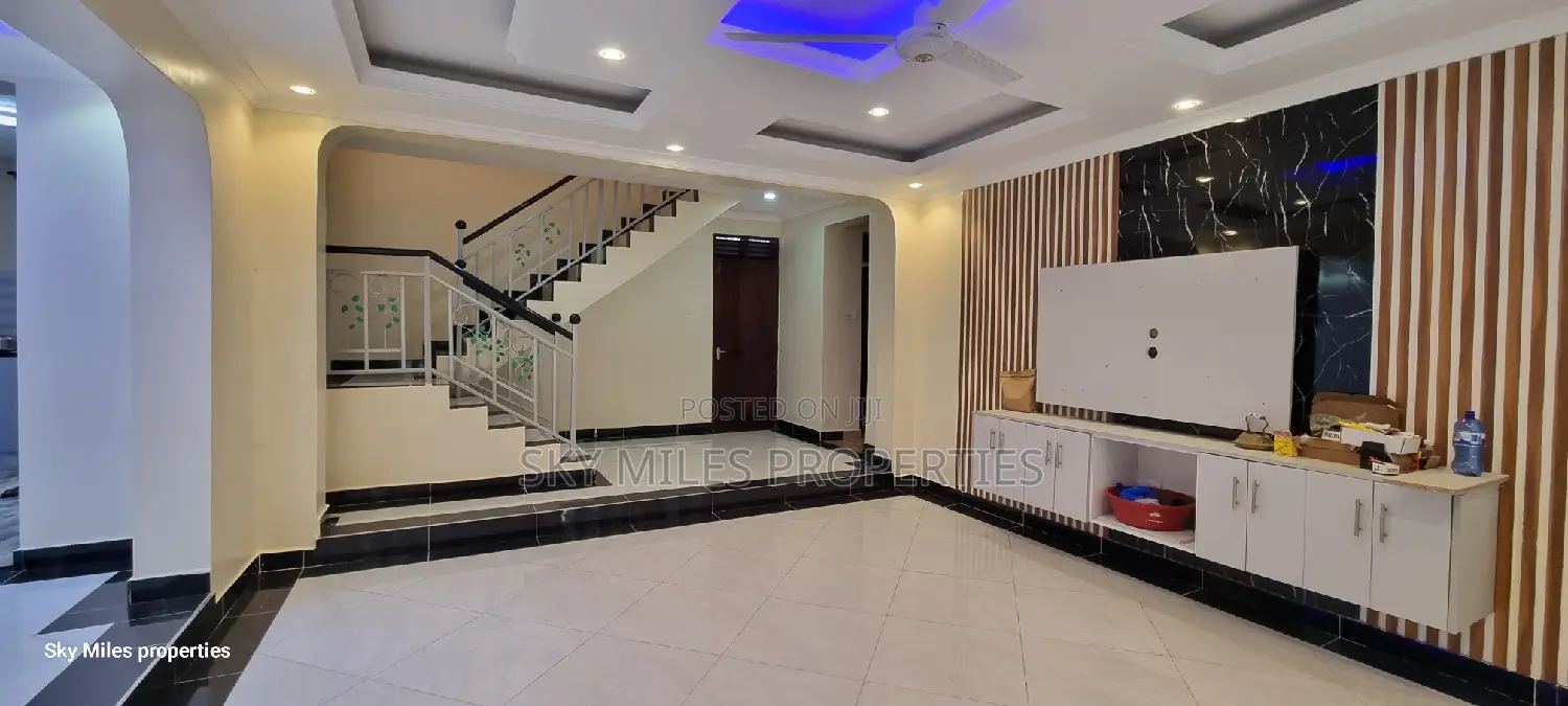 5bdrm Maisonette in La-Marina Side, Mtwapa for sale