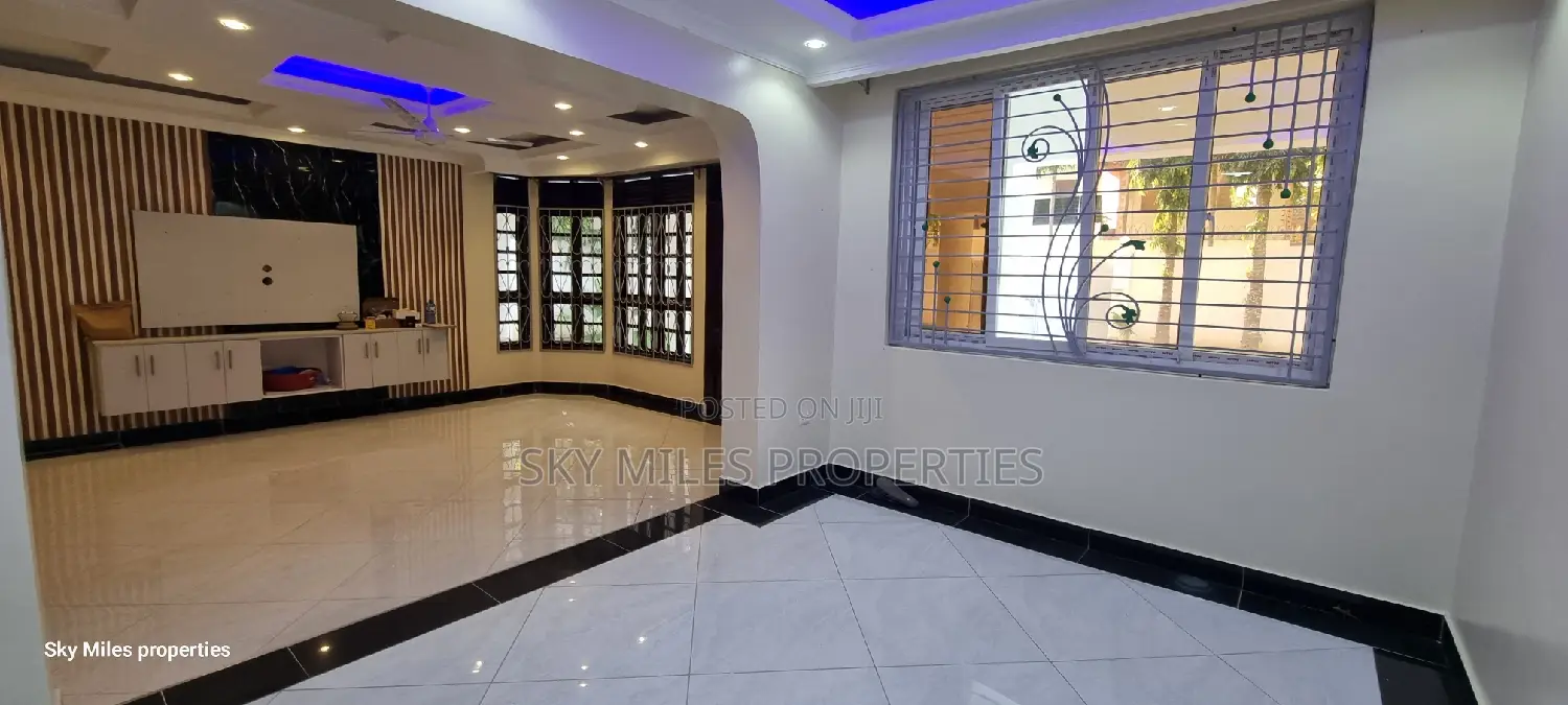 5bdrm Maisonette in La-Marina Side, Mtwapa for sale