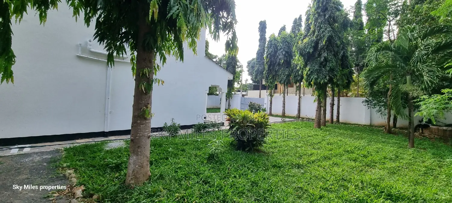 5bdrm Maisonette in La-Marina Side, Mtwapa for sale