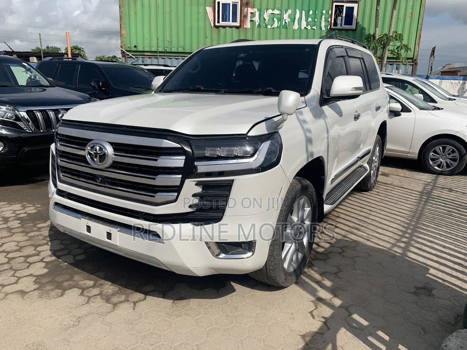 Toyota Land Cruiser 4.6 V8 ZX 2014 White