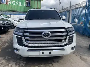 Toyota Land Cruiser 4.6 V8 ZX 2014 White