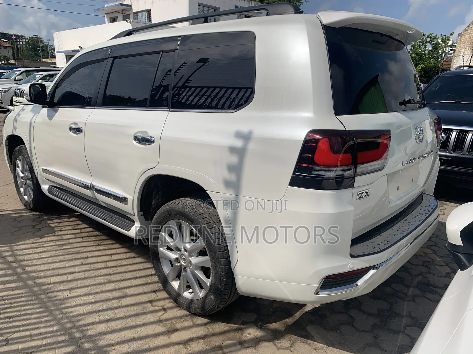 Toyota Land Cruiser 4.6 V8 ZX 2014 White