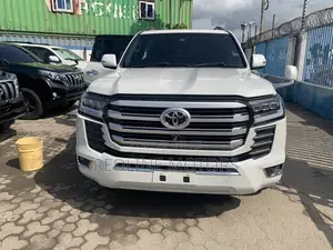 Toyota Land Cruiser 4.6 V8 ZX 2014 White