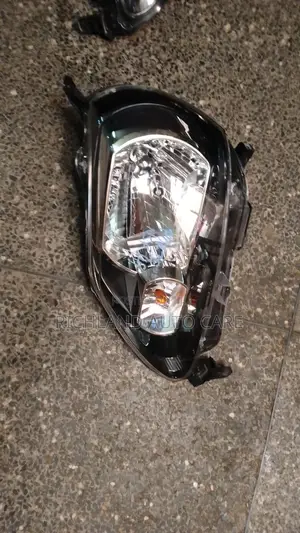 Headlight for Toyota Spade NSP141 2014 Non 52-260