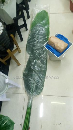 Banana Plant Artificial With Vase and Pebble Stones - thumbnail 2