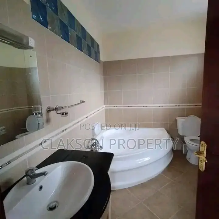 5bdrm Townhouse/Terrace in Lavington for sale