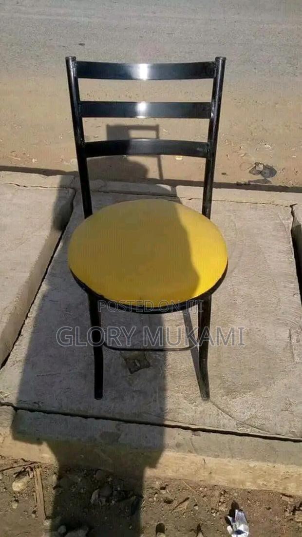 Comfortable Bar /Restaruant Chairs - thumbnail 2