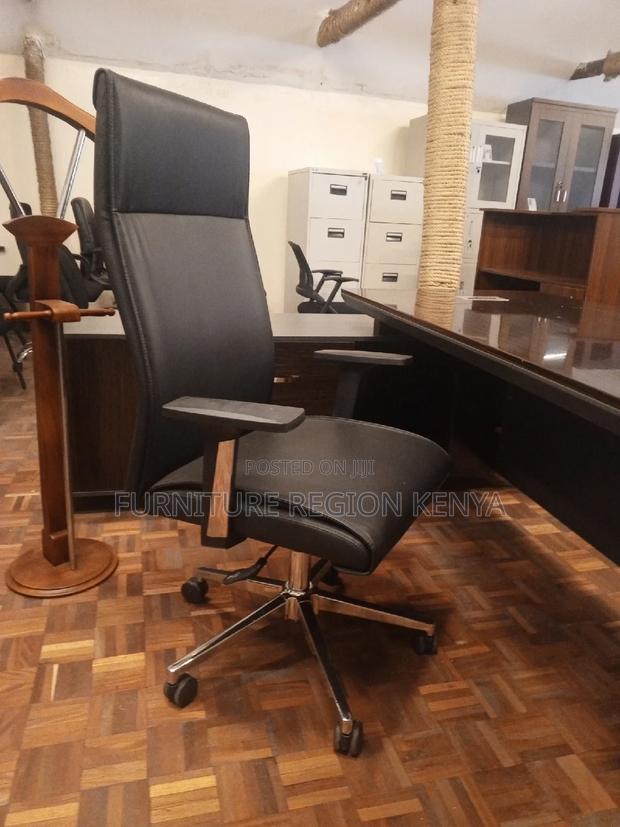 Exclusive High Back Office Leather Seat - main view