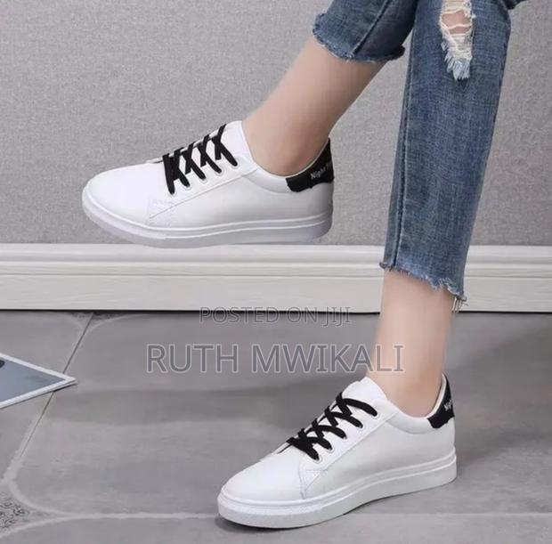 Fashion Ladies Sneakers - thumbnail 3