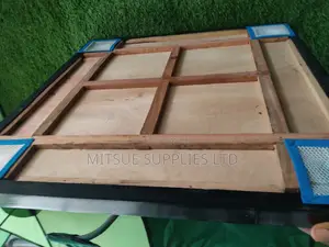 Carrom Board Complete With Carrom Men - 26x26x1.5 Inch